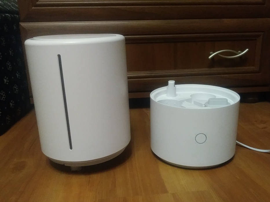 Xiaomi Mi Smart Antibacterial Humidifier po wyjściu zbiornika z podstawy