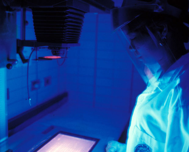 światło UV w laboratorium